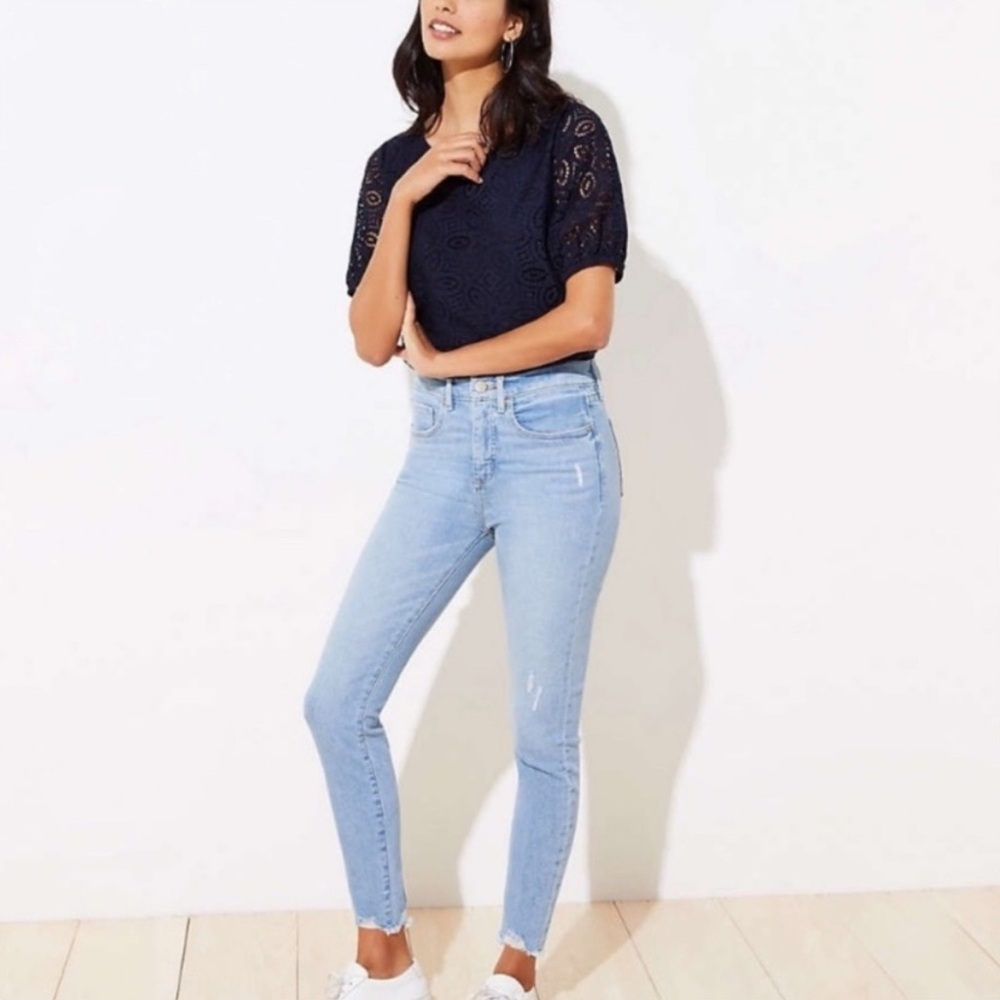 LOFT Curvy High-Rise Skinny Jeans Light Wash Raw Hem Size 28 NWT